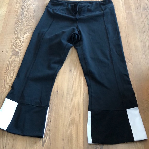 "Rare Rare "🍋Lululemon🍋 slit crops - Picture 5 of 8